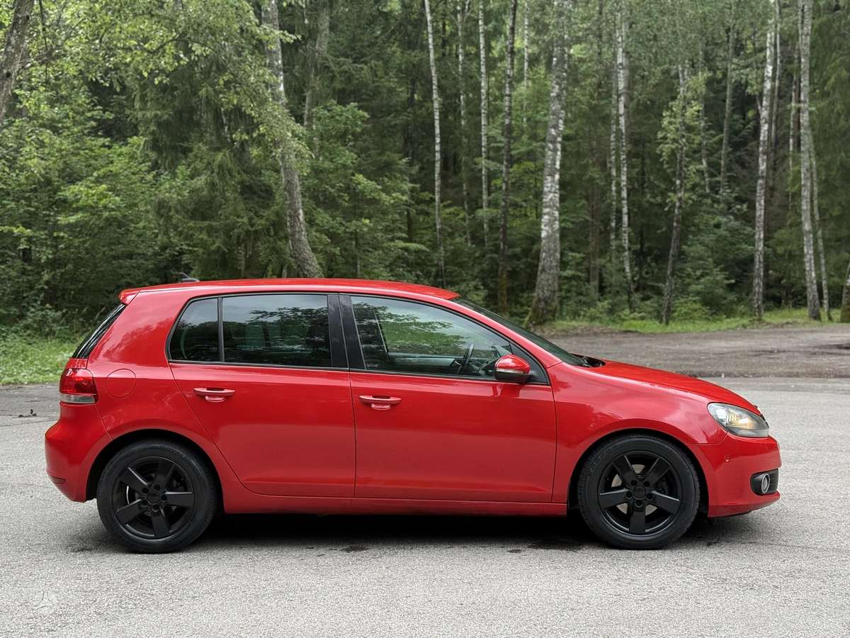 Volkswagen Golf - 8