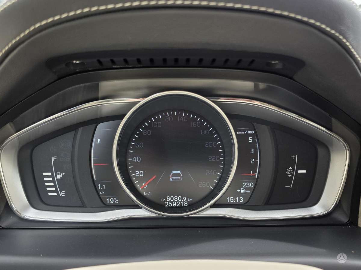 Volvo XC70, 2.4 l., wagon