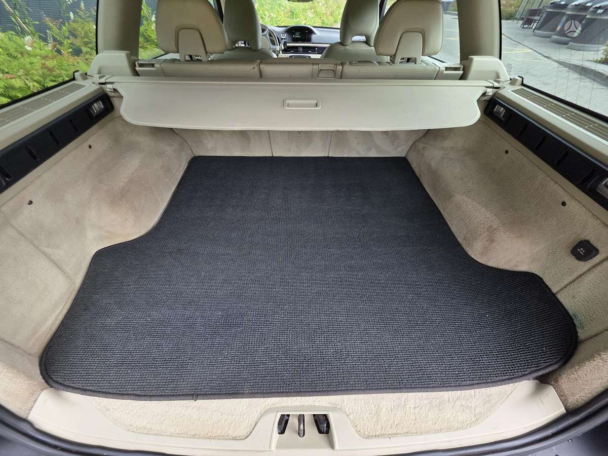 Volvo XC70, 2.4 l., wagon