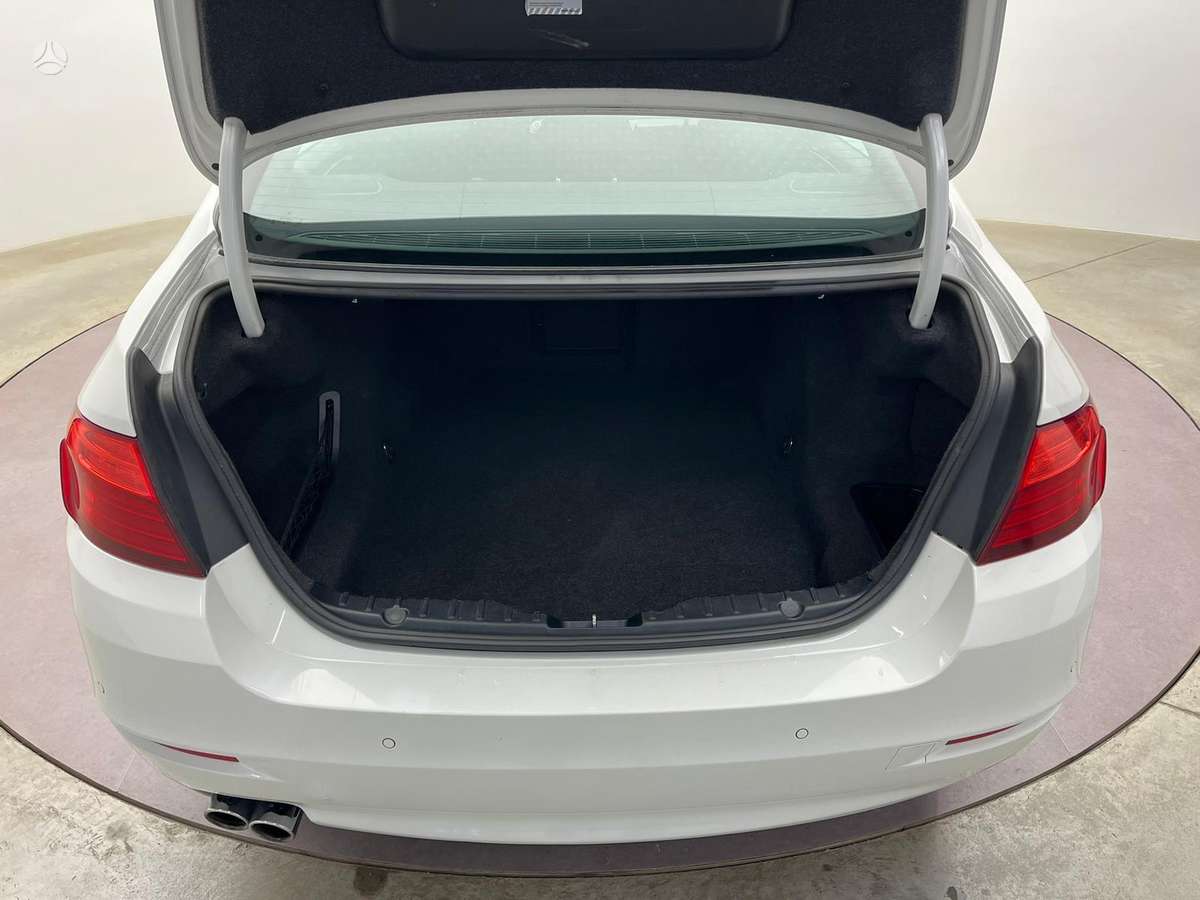 BMW 520, 2.0 l., Седан