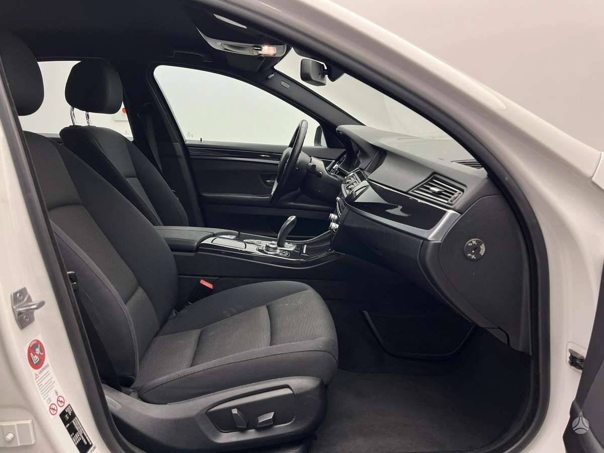 BMW 520, 2.0 l., Седан