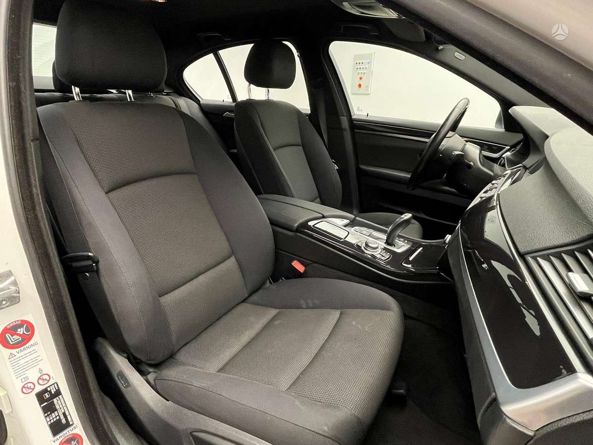 BMW 520, 2.0 l., Седан