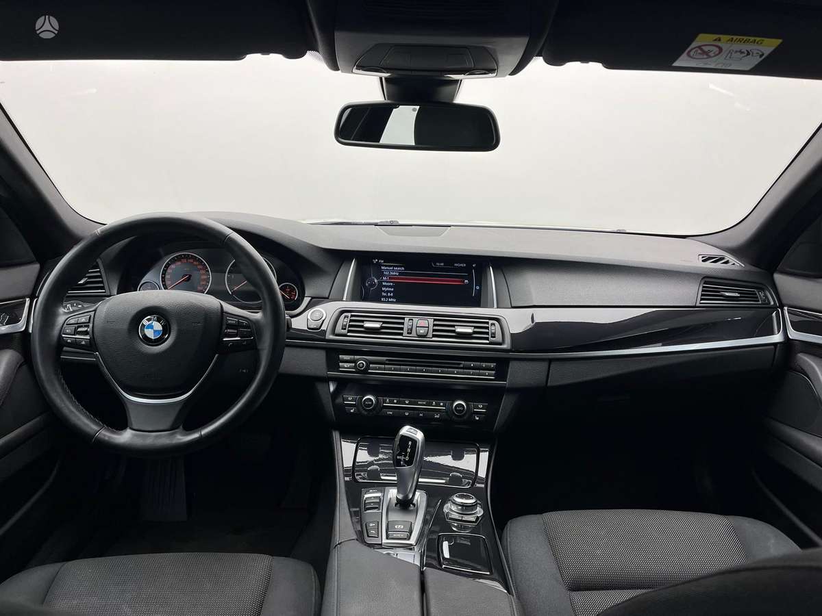 BMW 520, 2.0 l., Седан