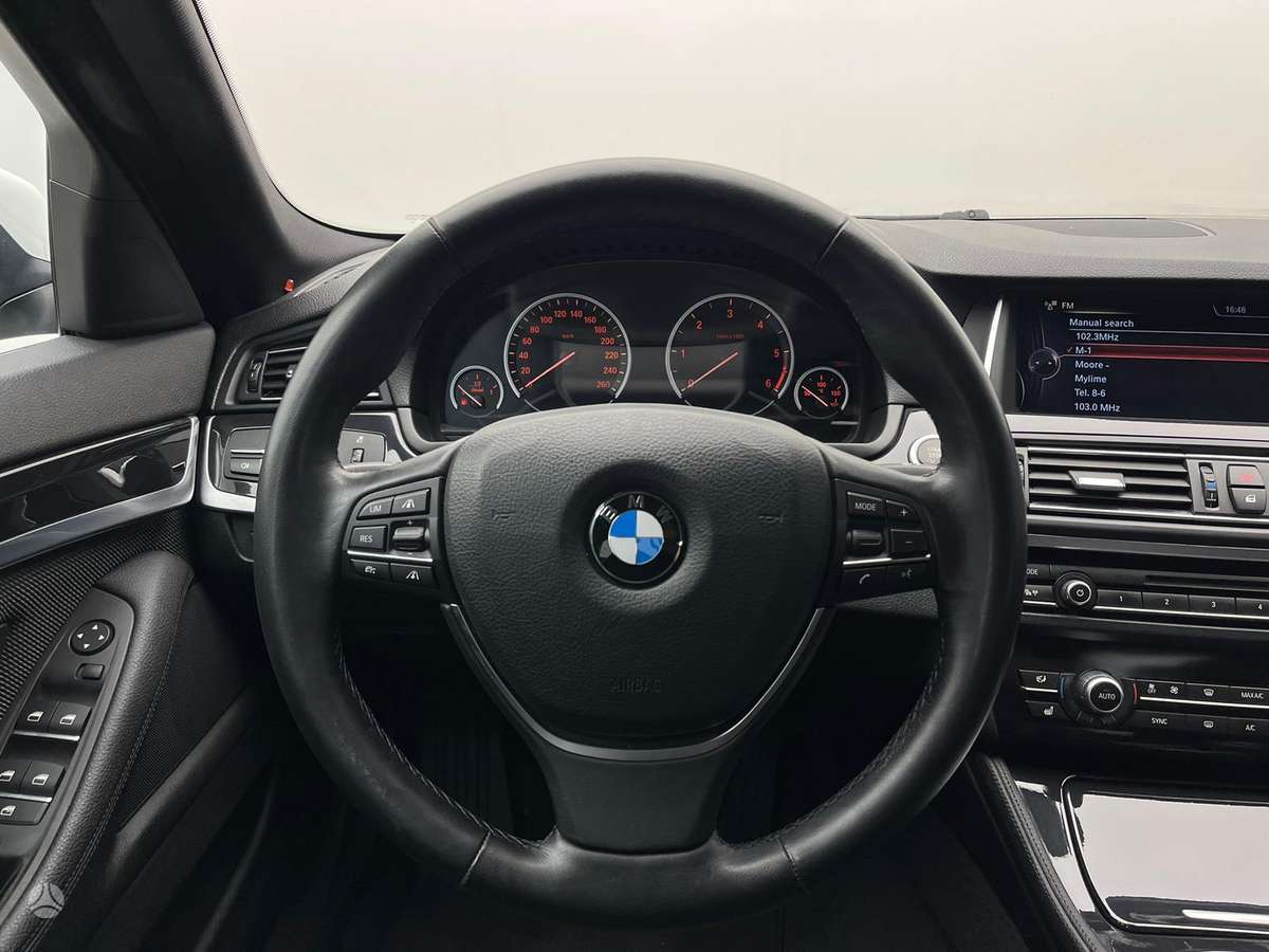 BMW 520, 2.0 l., Седан