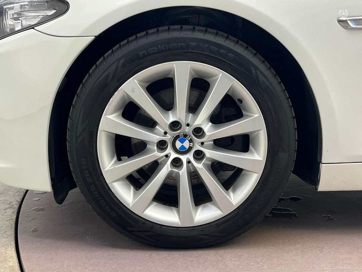BMW 520, 2.0 l., Седан