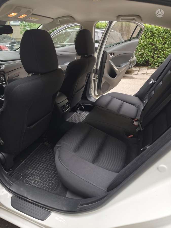 Mazda 6, 2.2 l., Седан