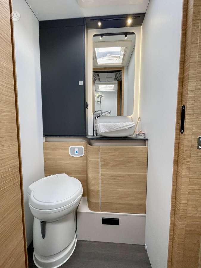 Adria Matrix 670SL 60y, campers