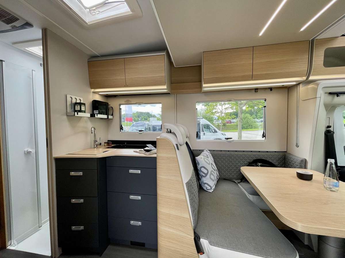 Adria Matrix 670SL 60y, campers