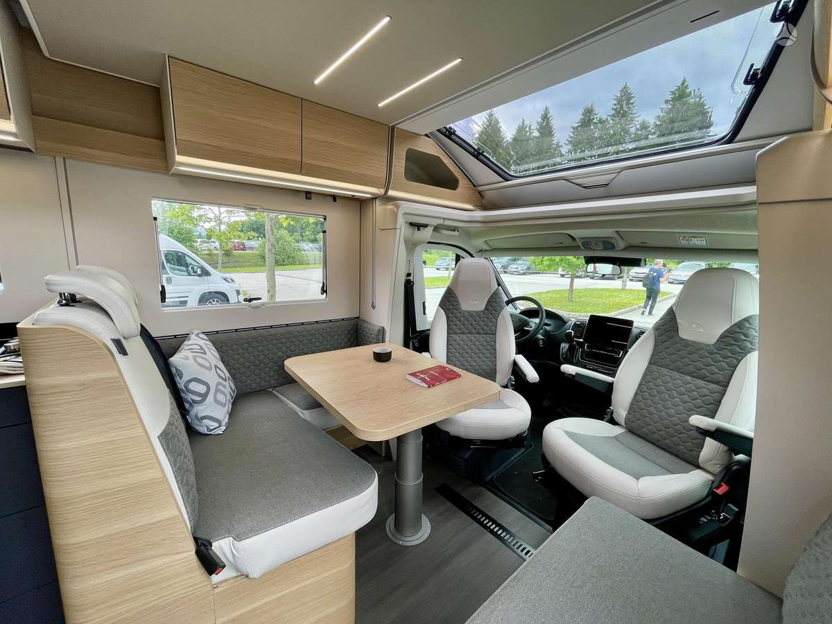 Adria Matrix 670SL 60y, campers