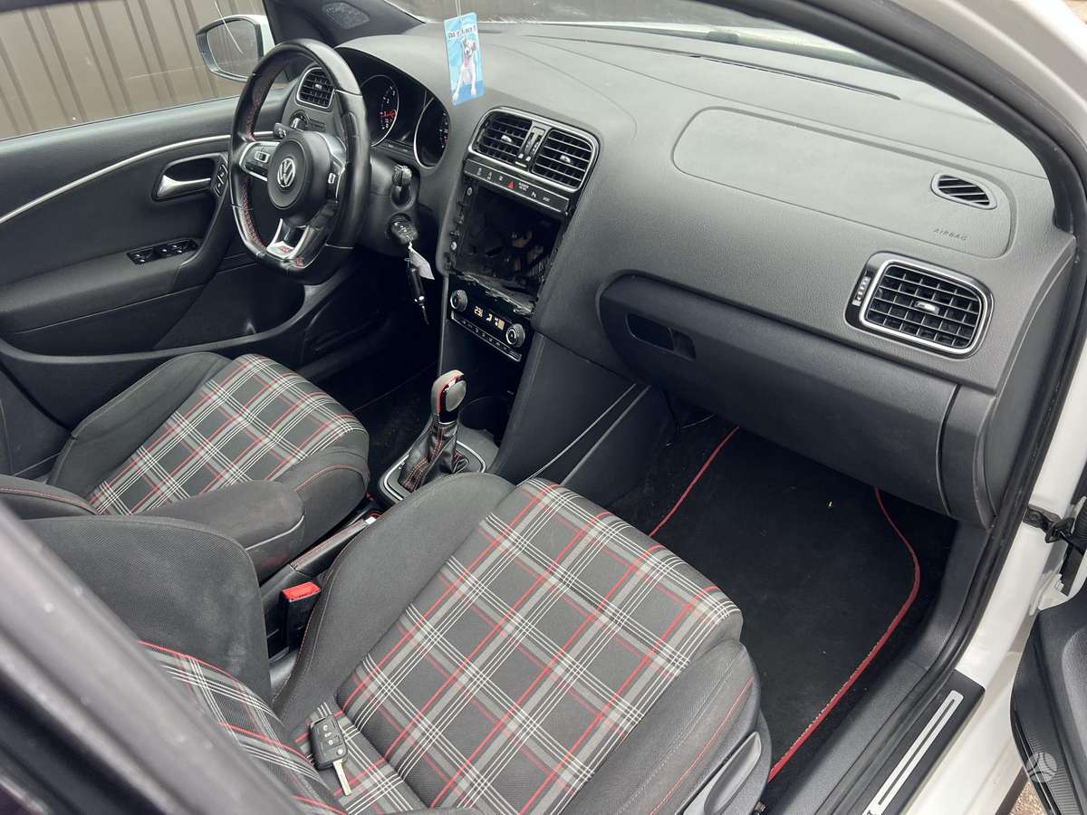 Volkswagen Polo - 11