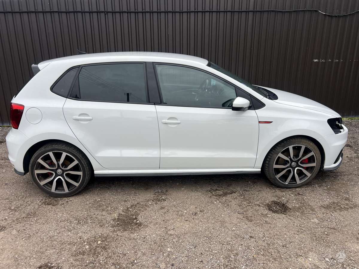 Volkswagen Polo - 5