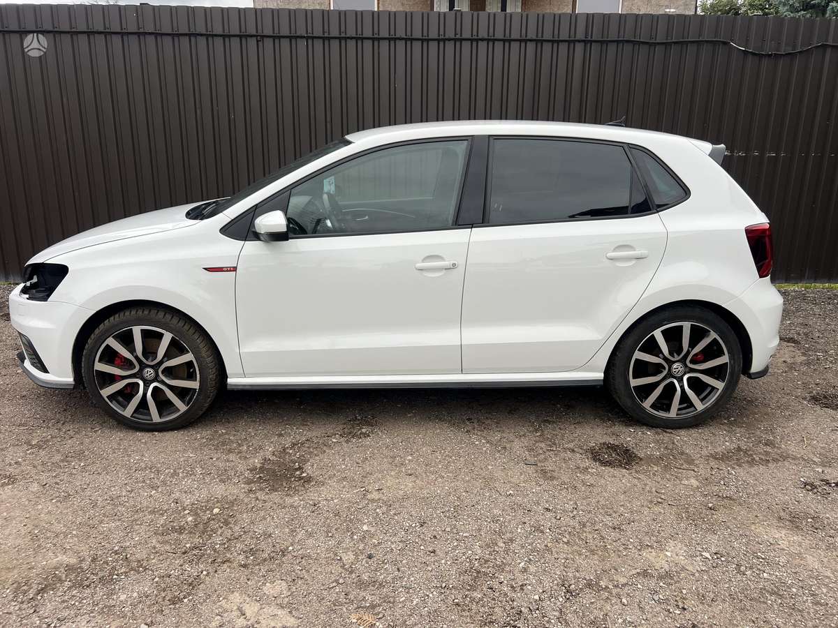 Volkswagen Polo - 4