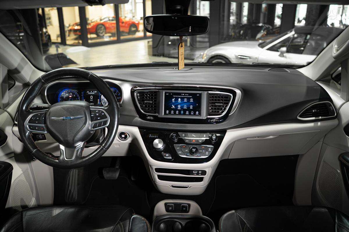 Chrysler Pacifica, 3.6 l., Минивэн