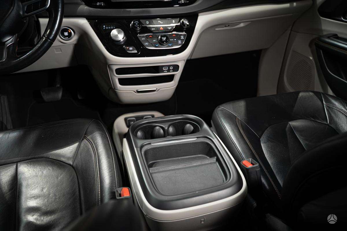 Chrysler Pacifica, 3.6 l., Минивэн