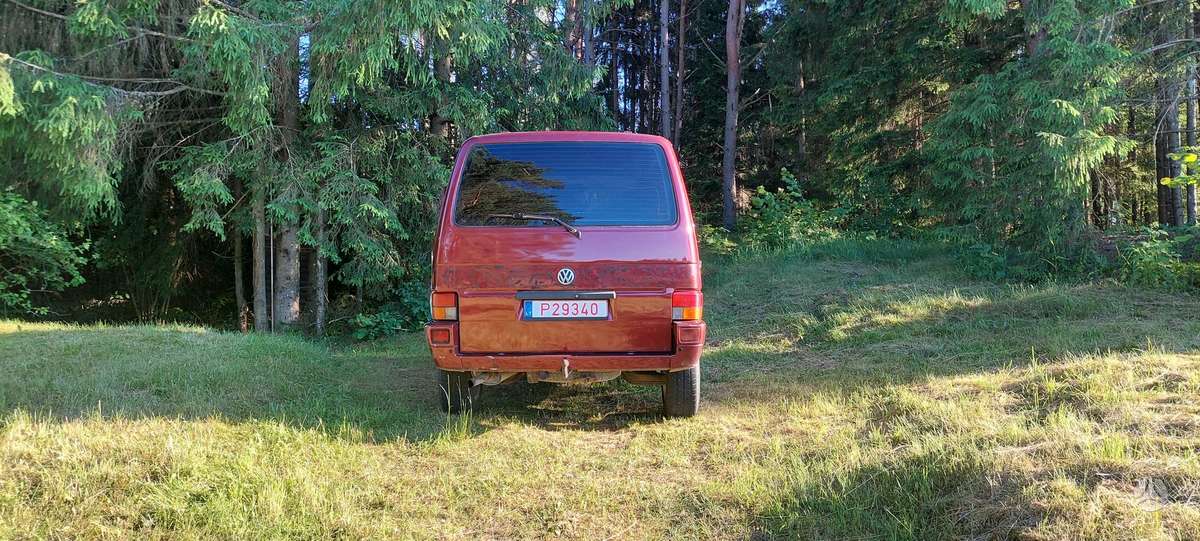 Volkswagen Multivan - 2