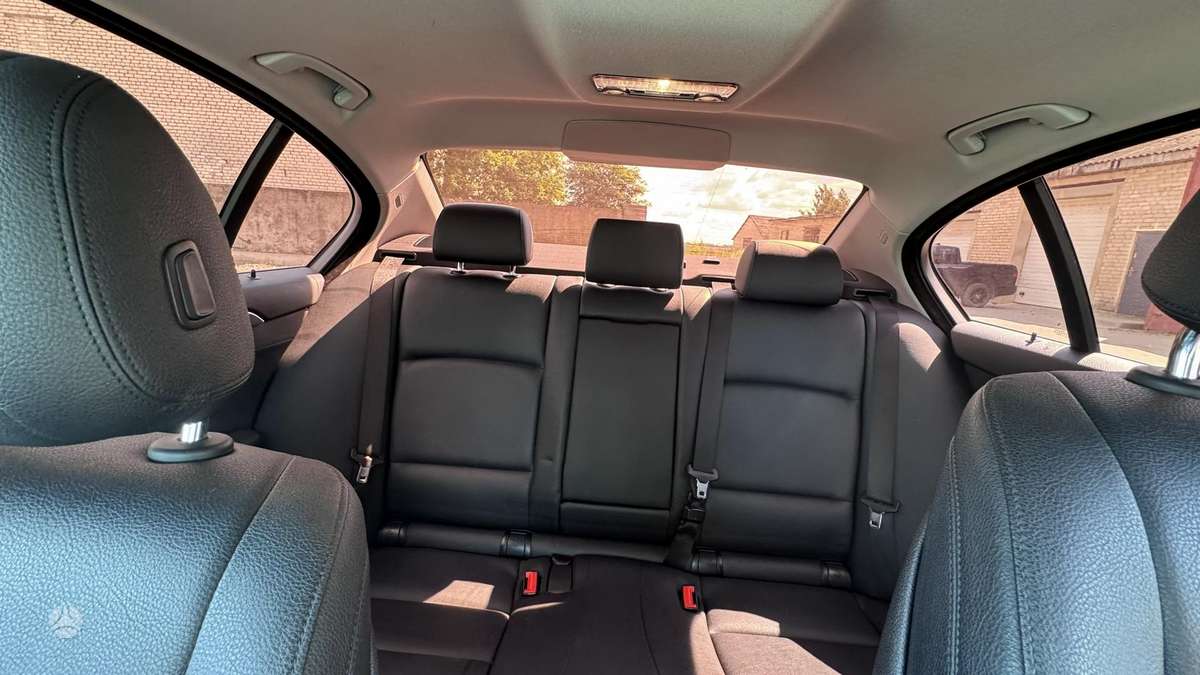 BMW 528, 2.0 l., Седан