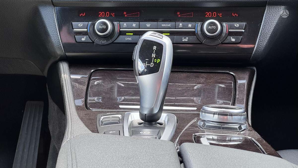 BMW 528, 2.0 l., Седан