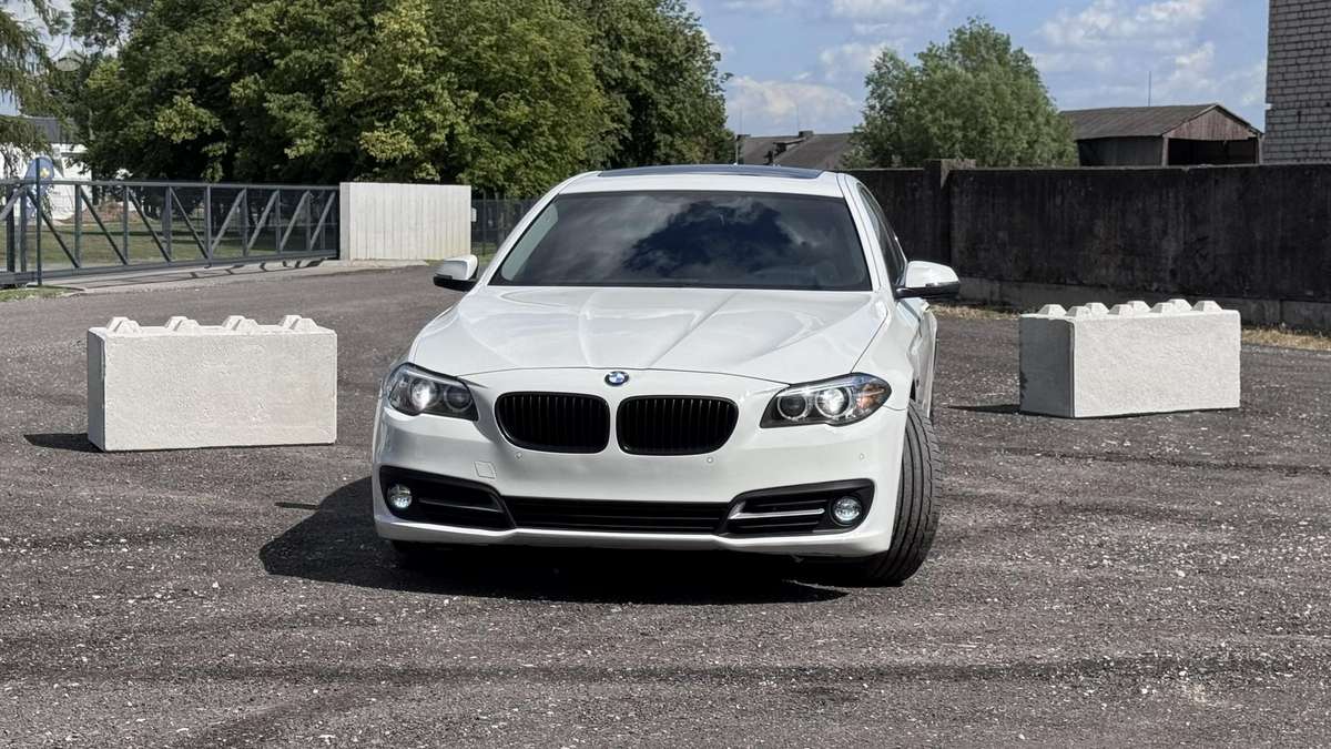 BMW 528, 2.0 l., Седан