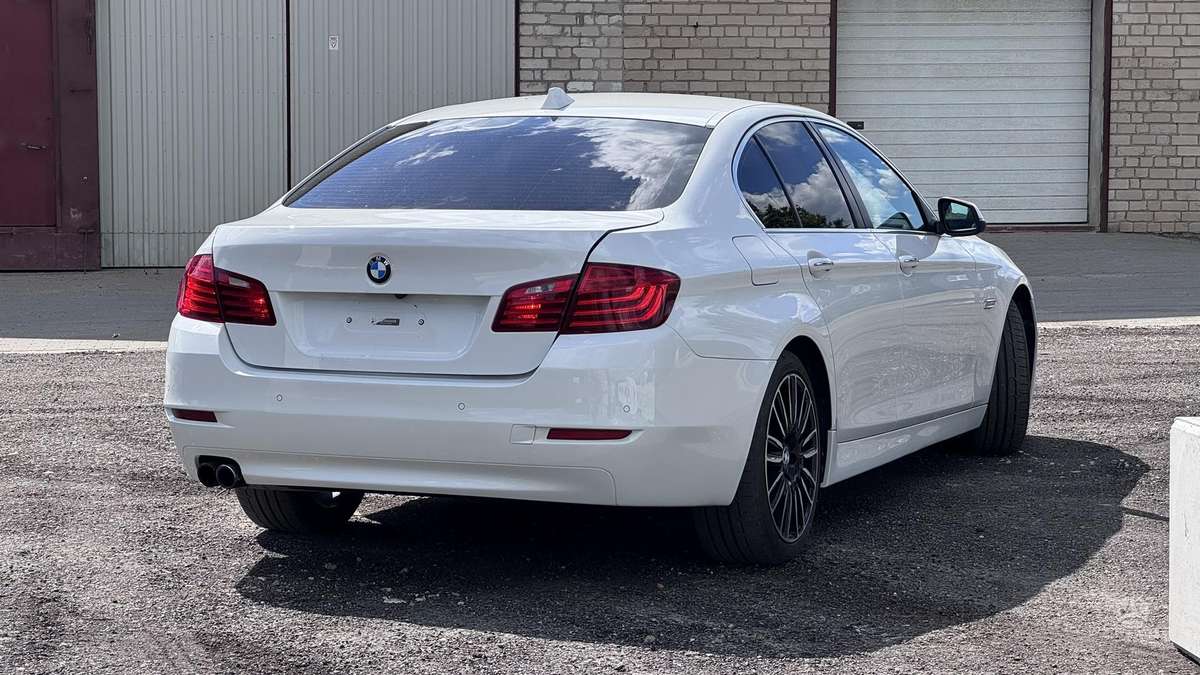 BMW 528, 2.0 l., Седан