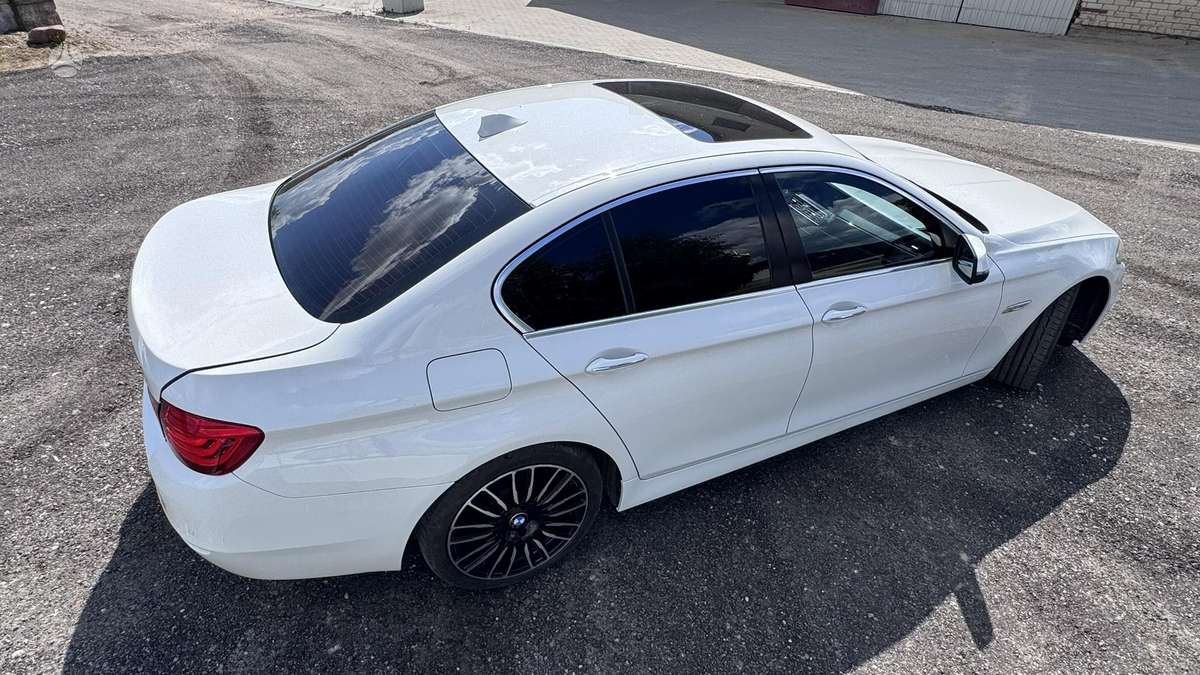 BMW 528, 2.0 l., Седан