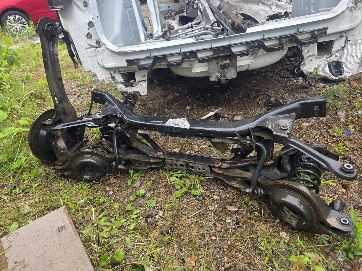 Ford C-MAX for parts. Dalimis nėra priekiniu sparnu ir durų priekiniu kel