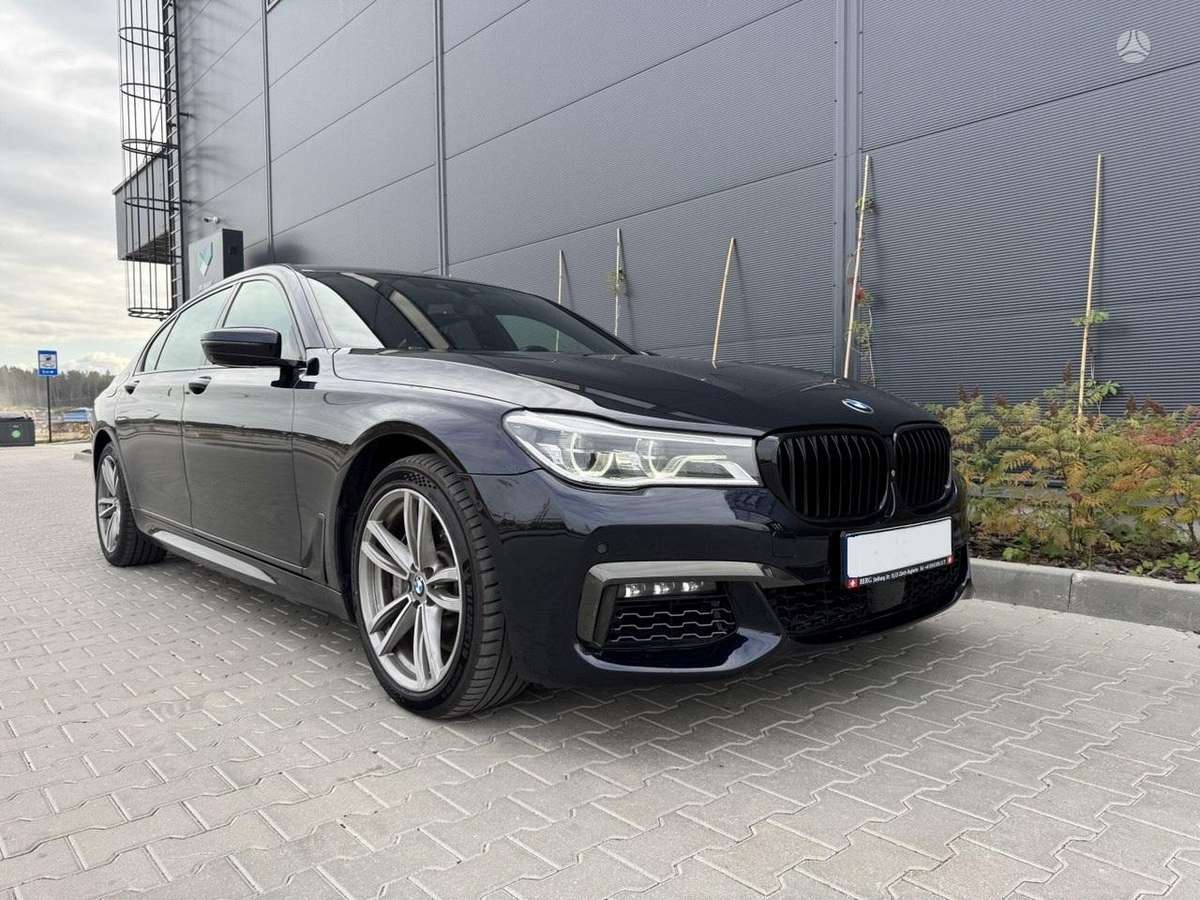 BMW 750, 4.4 l., Седан
