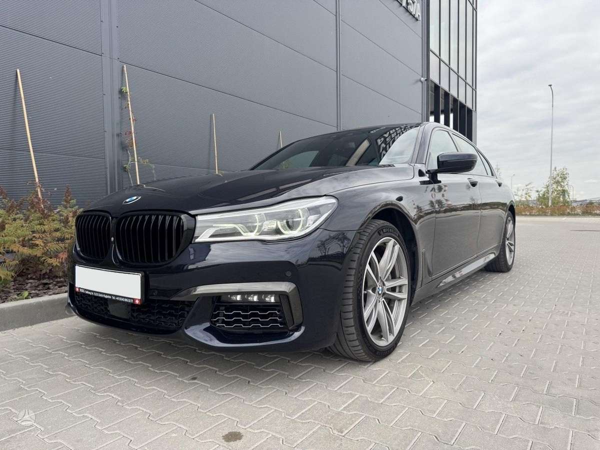 BMW 750, 4.4 l., Седан