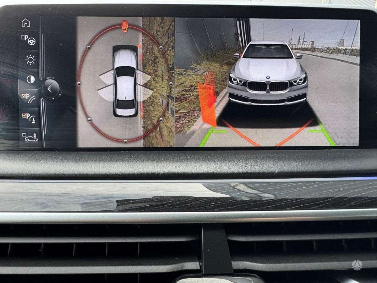 BMW 750, 4.4 l., Седан
