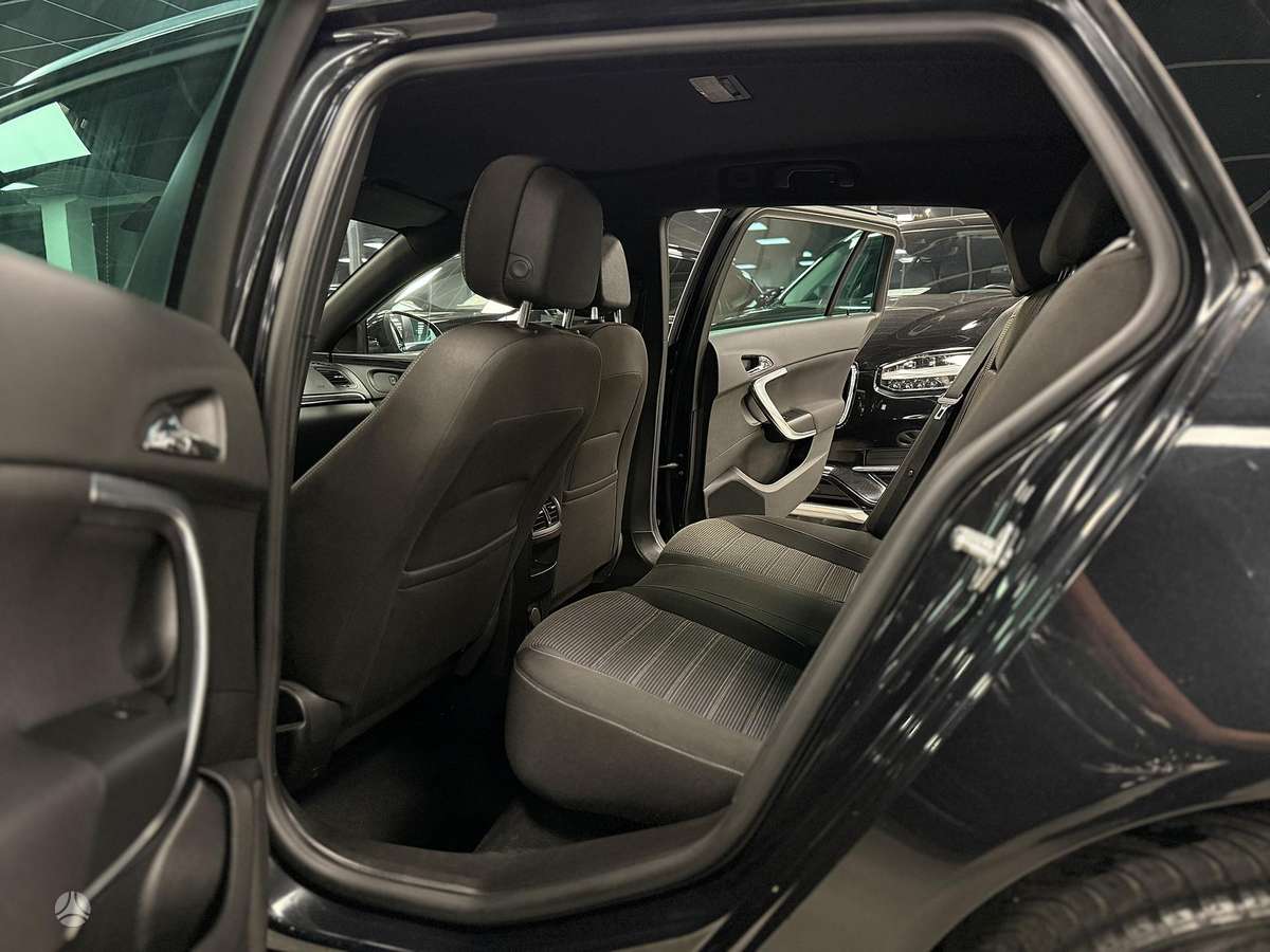 Opel Insignia, 2.0 l., universalas