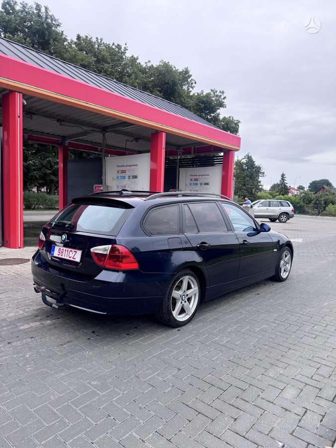 BMW 318, 2.0 l., wagon