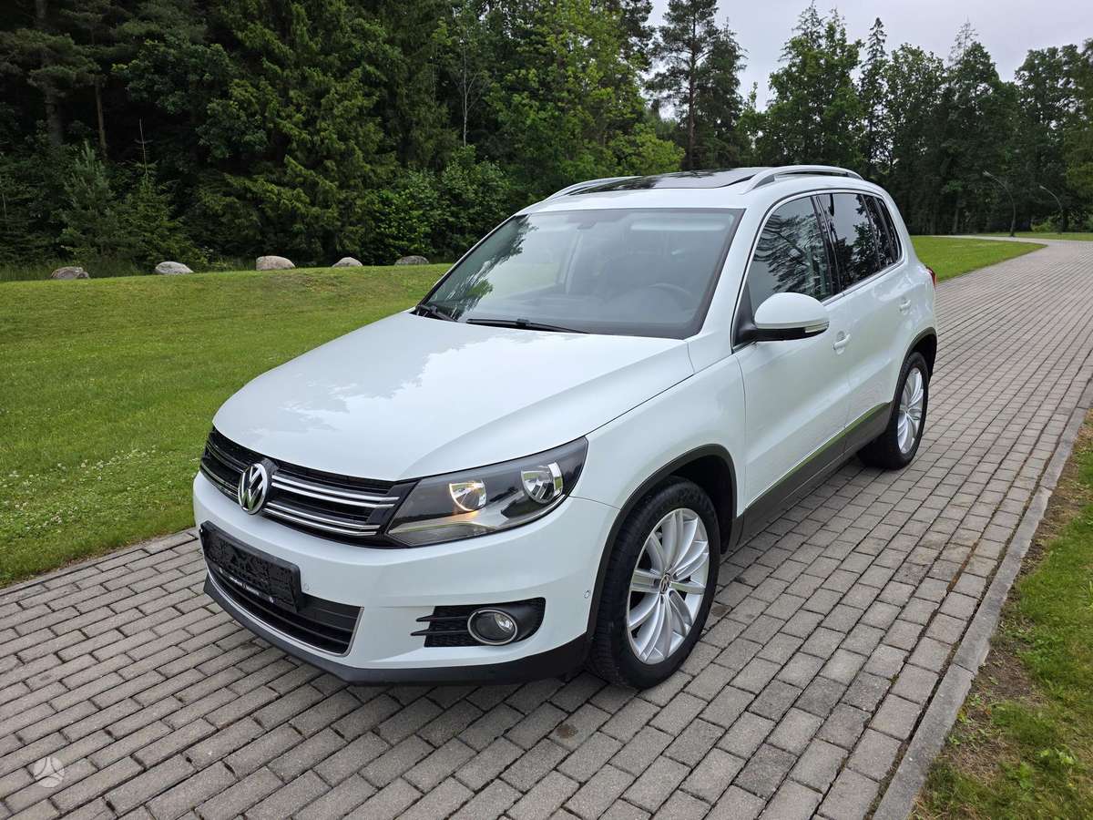 Volkswagen Tiguan - 1