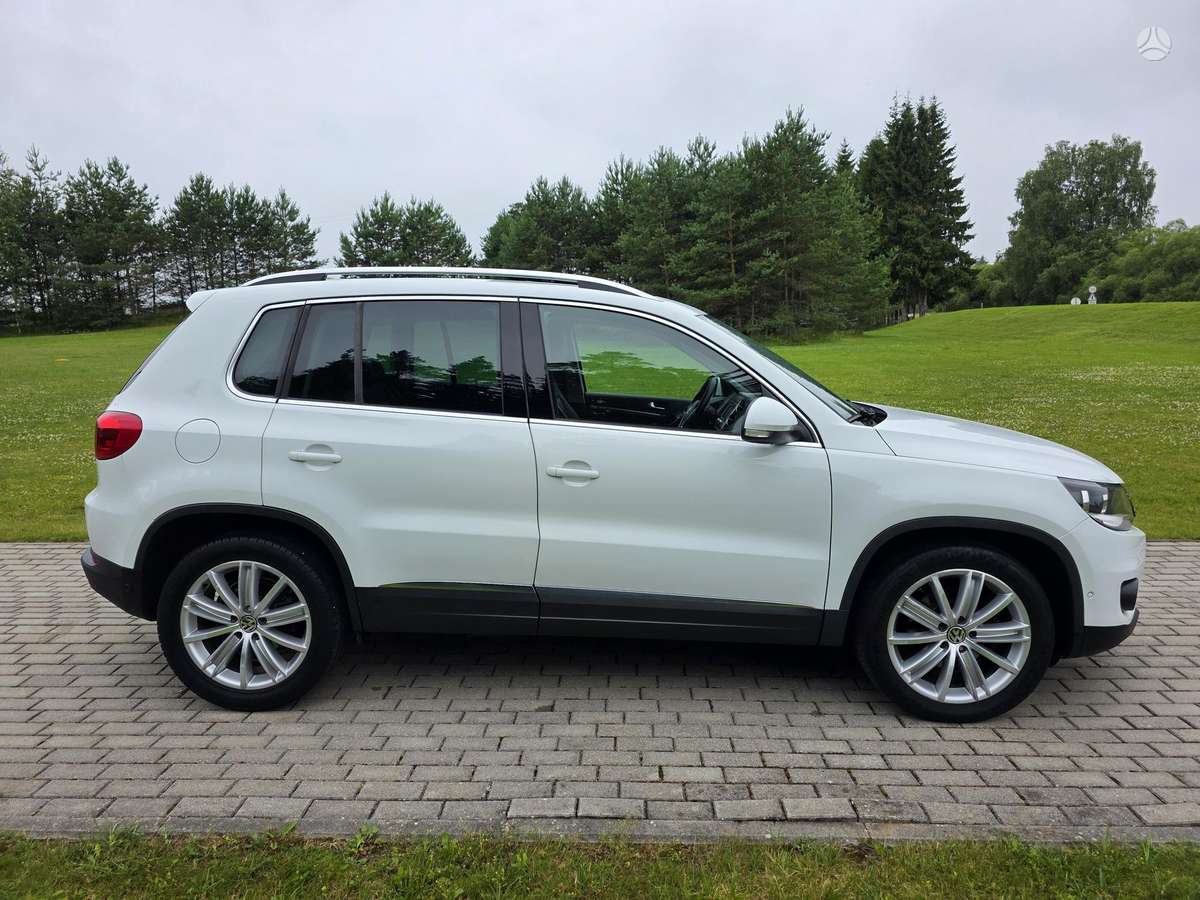 Volkswagen Tiguan - 12