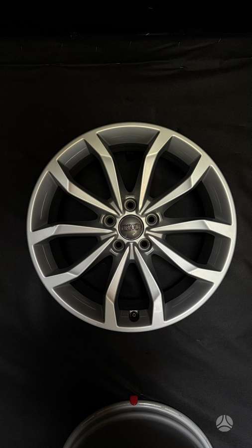 Audi, vieglmetāla, R18
