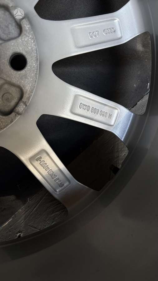 Audi, vieglmetāla, R18