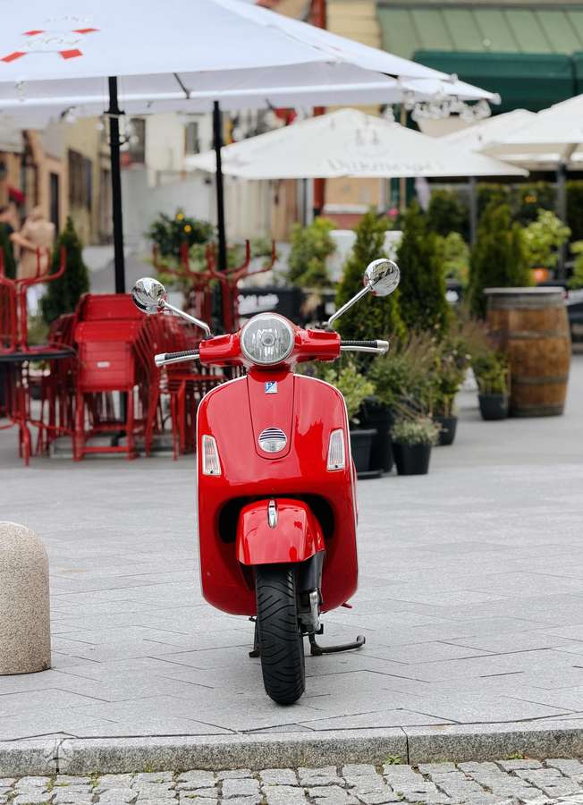 Piaggio Vespa 250cc, scooters / mopeds