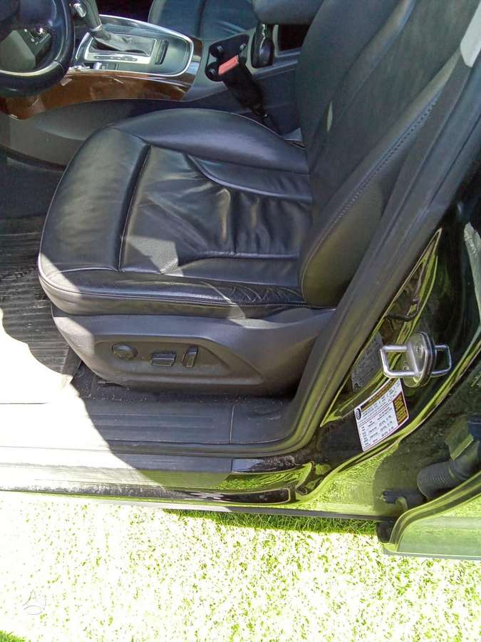 Audi Q5, 2.0 l., off-road / crossover
