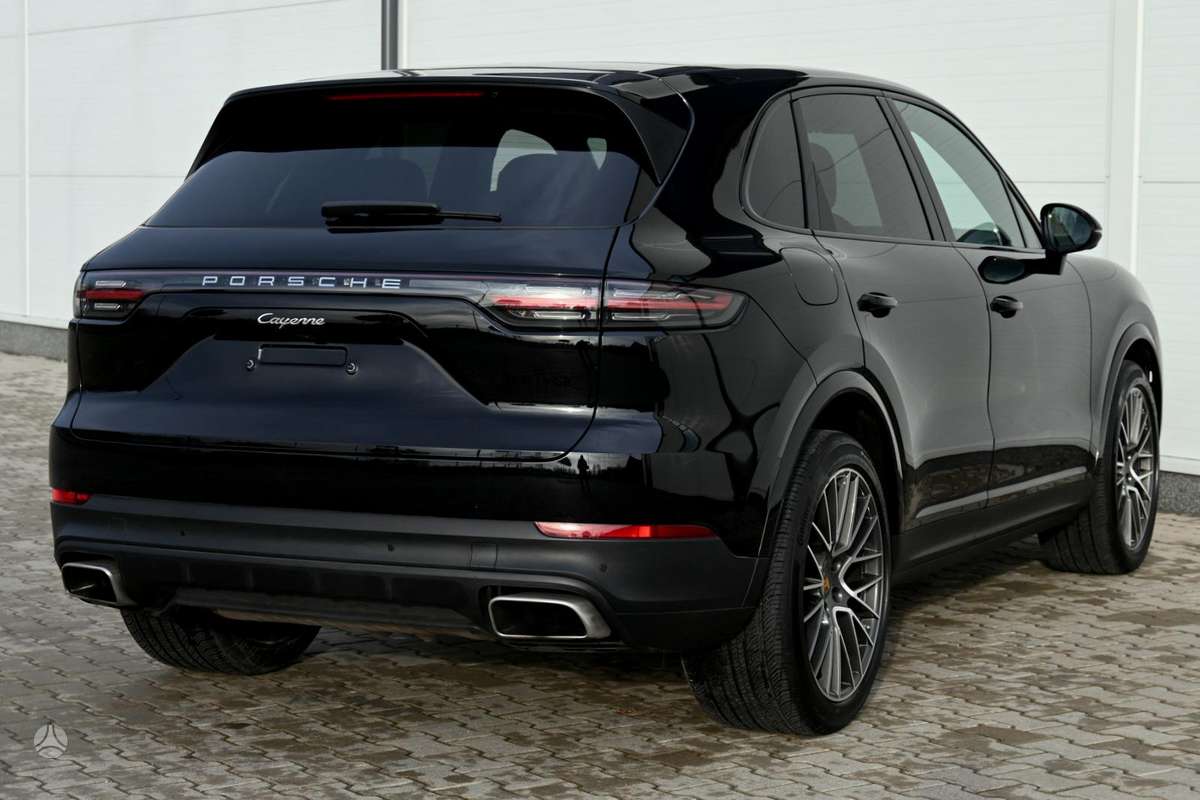 Porsche Cayenne - 4