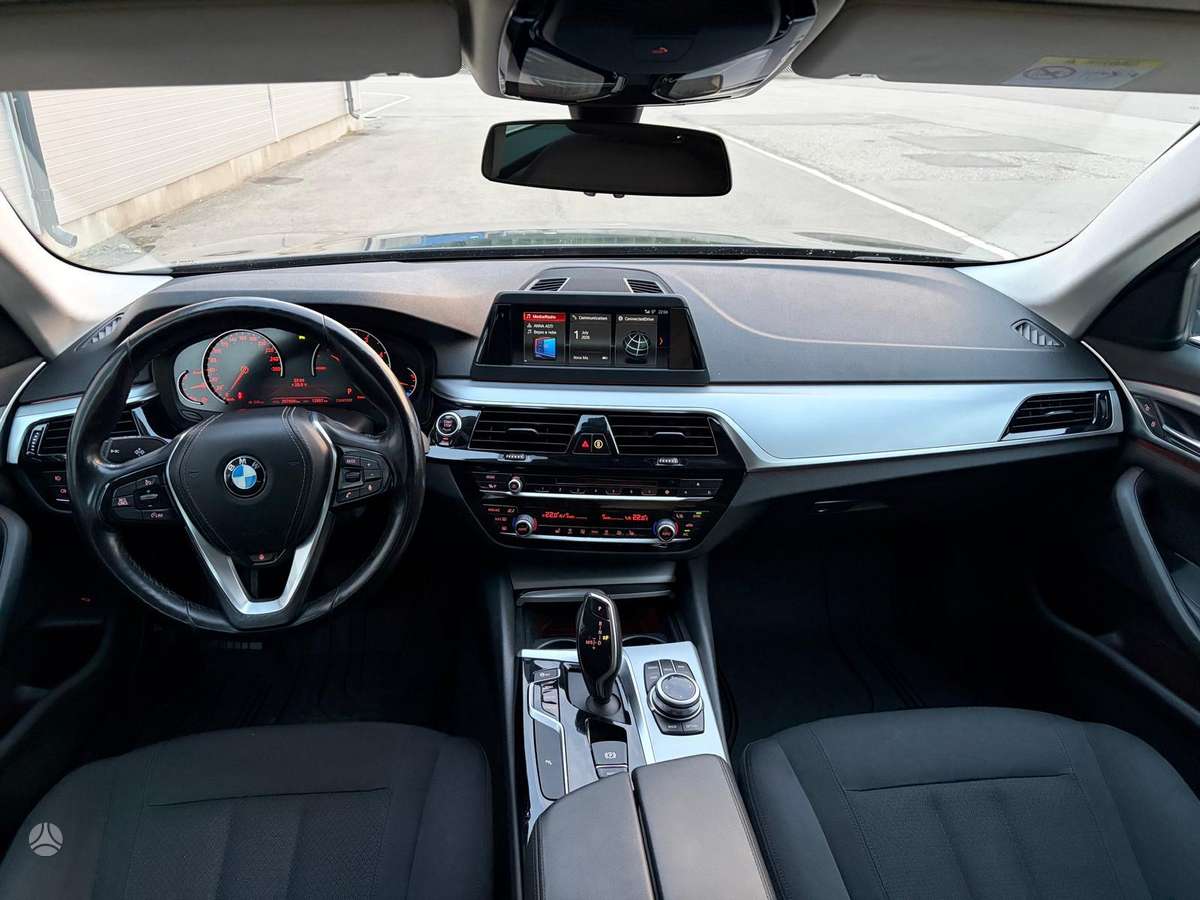 BMW 520, 2.0 l., Седан