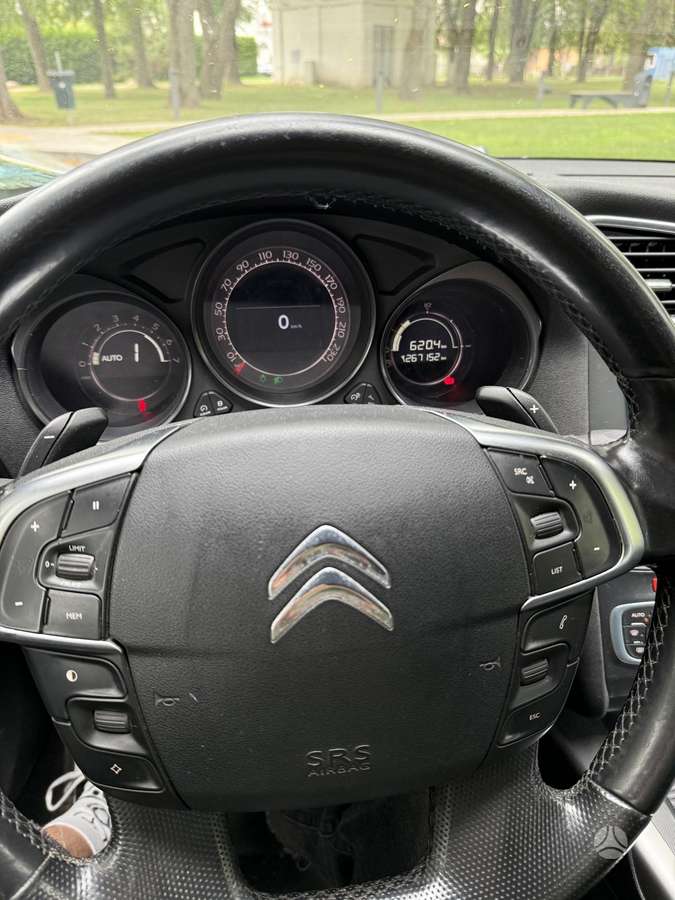 Citroen C4, 1.6 l., hatchback