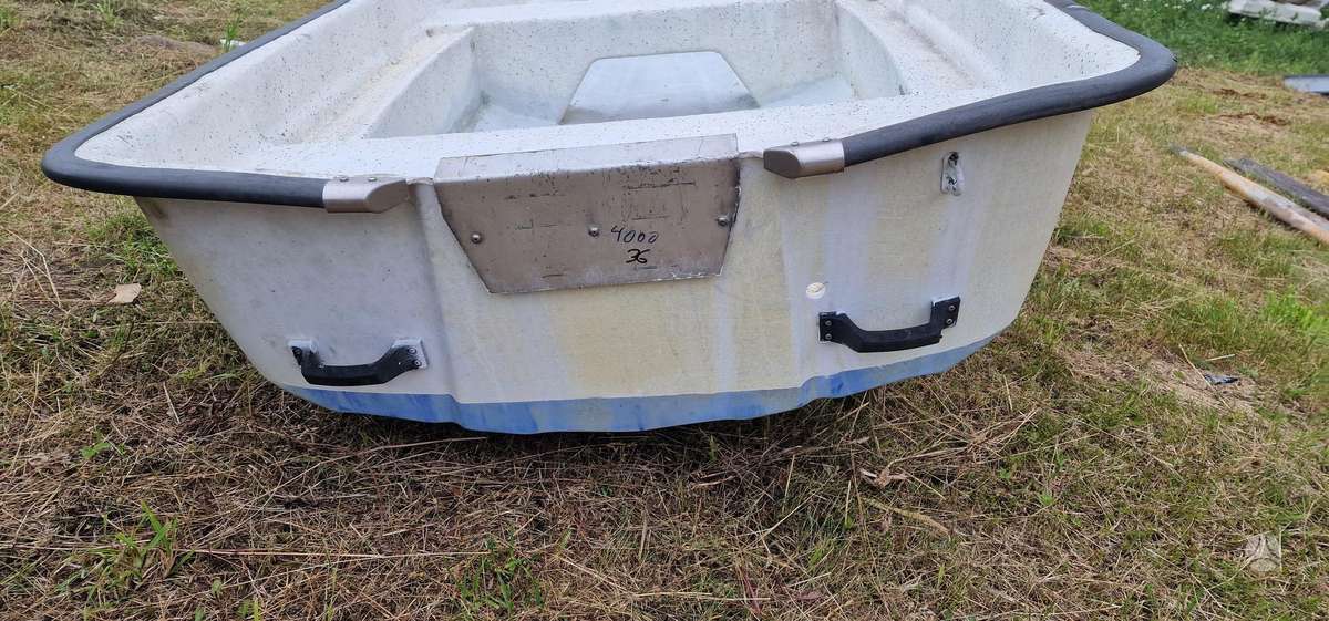 RYDS 390, plastikinės valtys