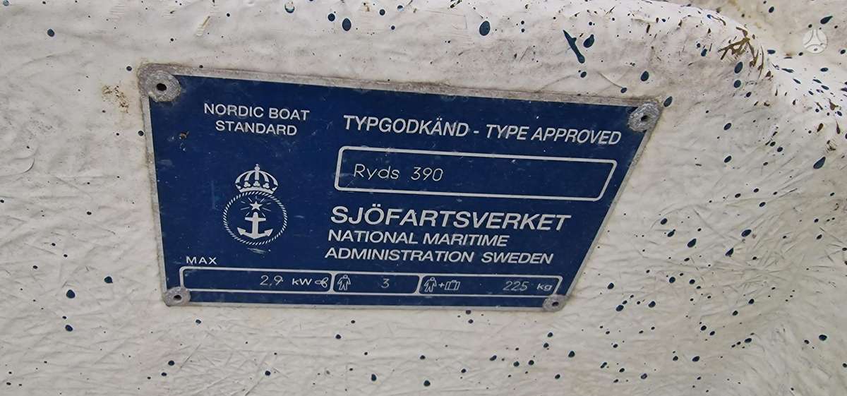 RYDS 390, plastikinės valtys