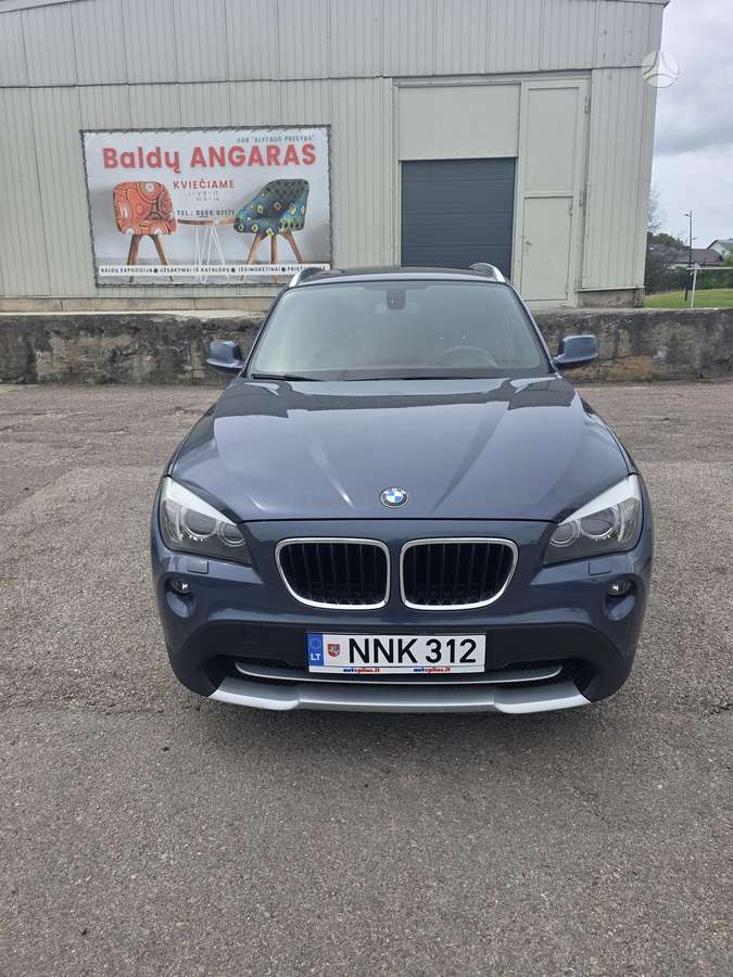 BMW X1, 2.0 l., Седан