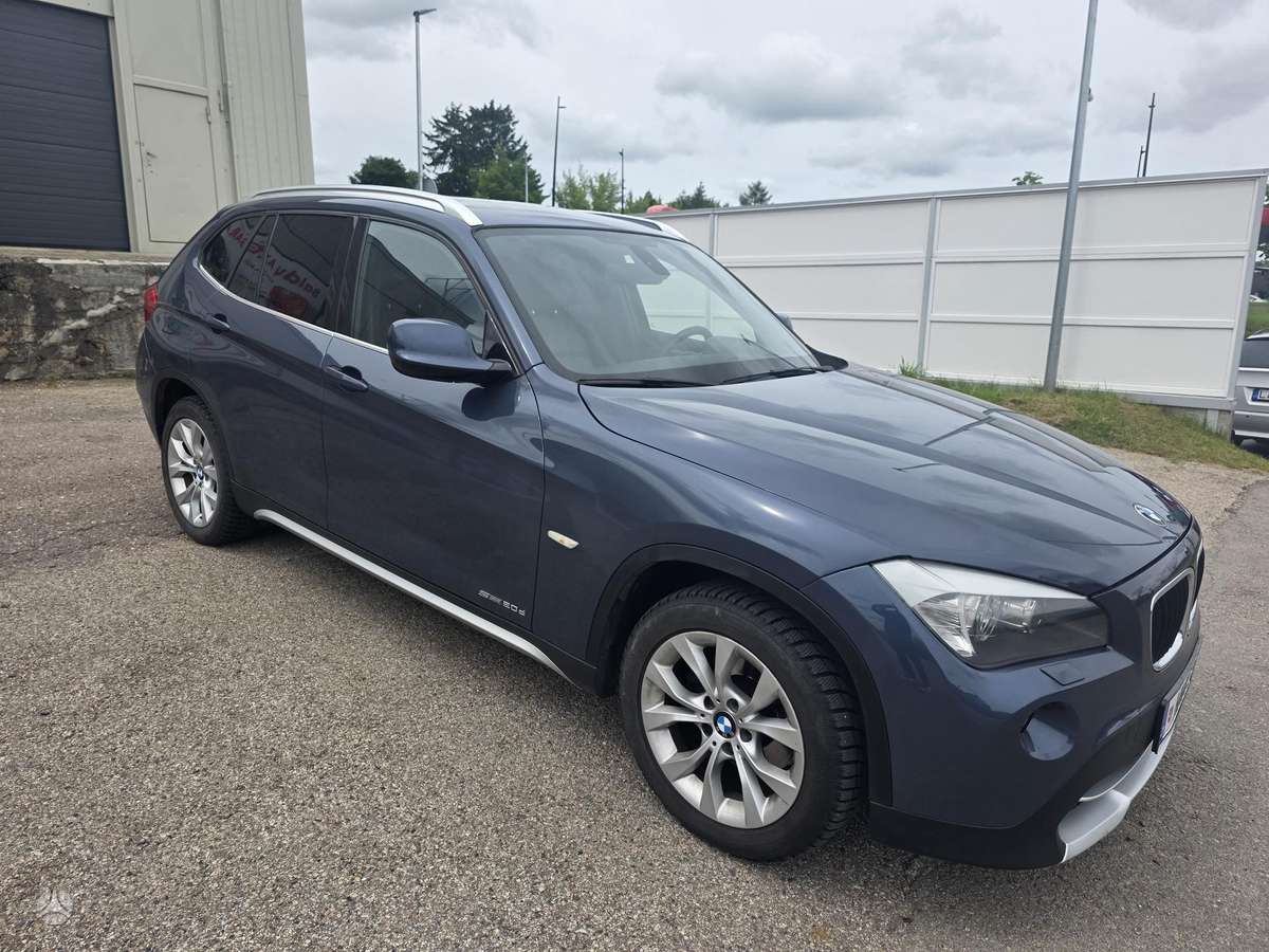 BMW X1, 2.0 l., Седан