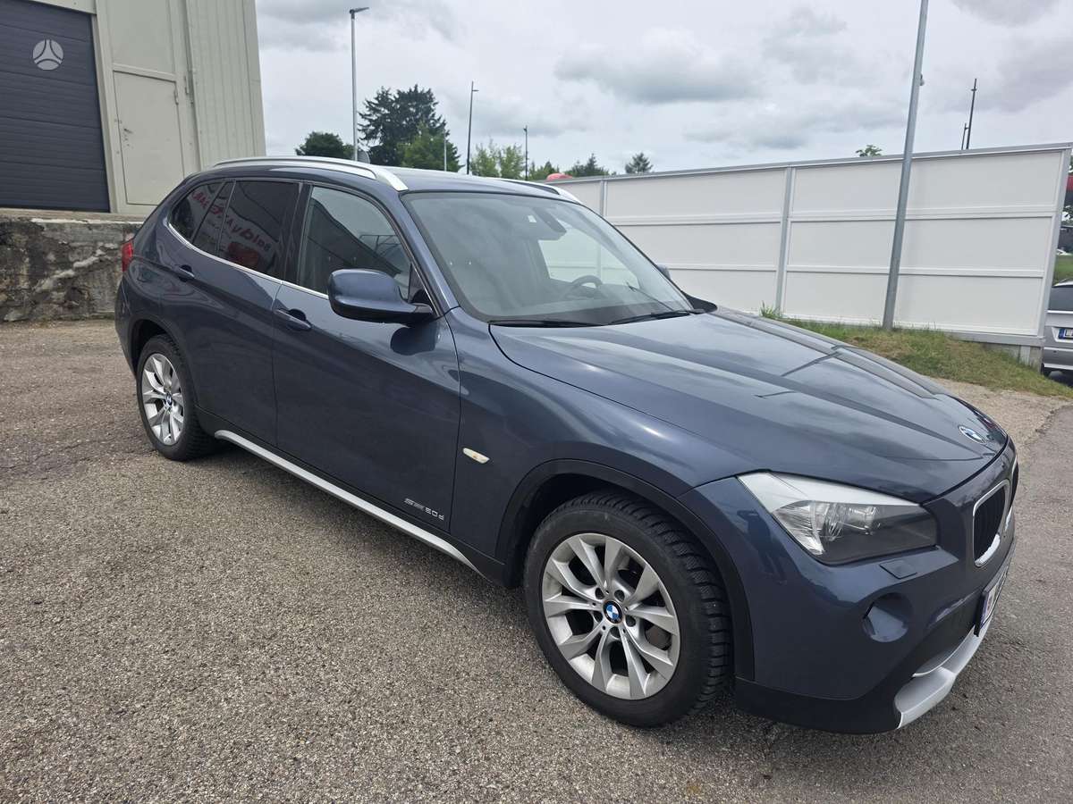 BMW X1, 2.0 l., sedanas