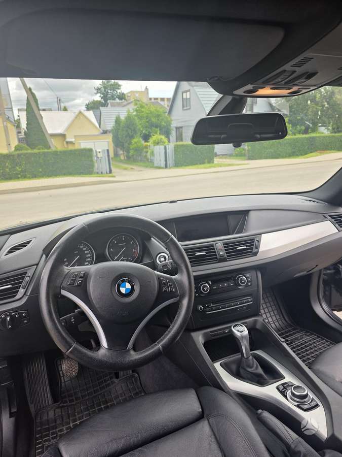 BMW X1, 2.0 l., Седан