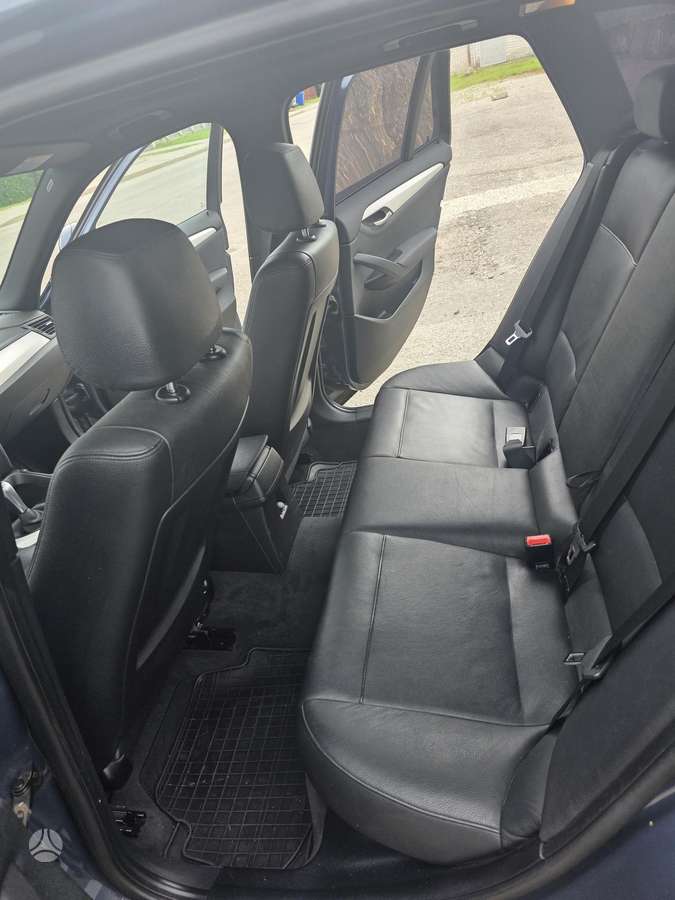 BMW X1, 2.0 l., Седан