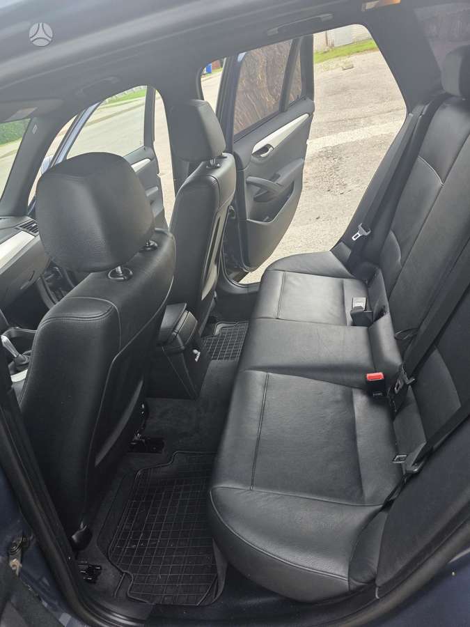 BMW X1, 2.0 l., sedanas