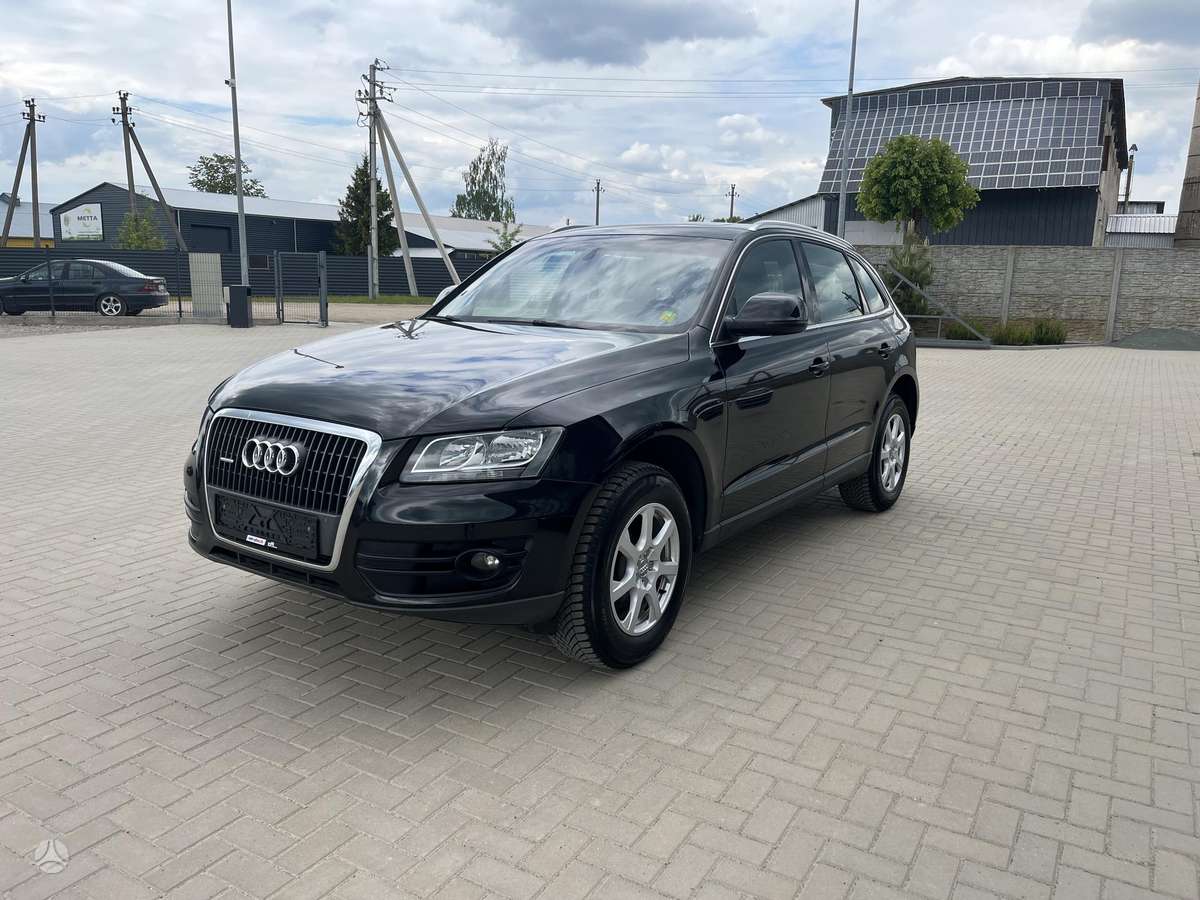 Audi Q5, 2.0 l., off-road / crossover