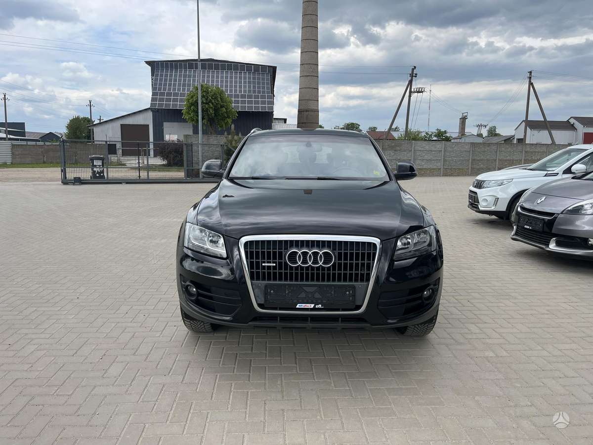 Audi Q5, 2.0 l., off-road / crossover