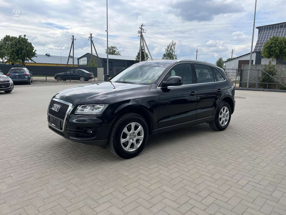 Audi Q5, 2.0 l., off-road / crossover